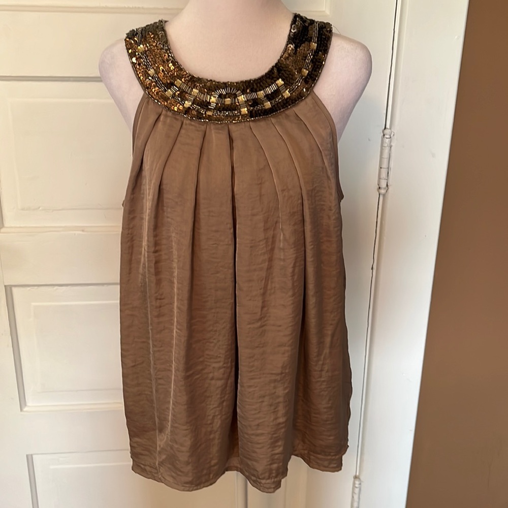 A diva L, polyester, lt chocolate, size L layer top , embellished neck